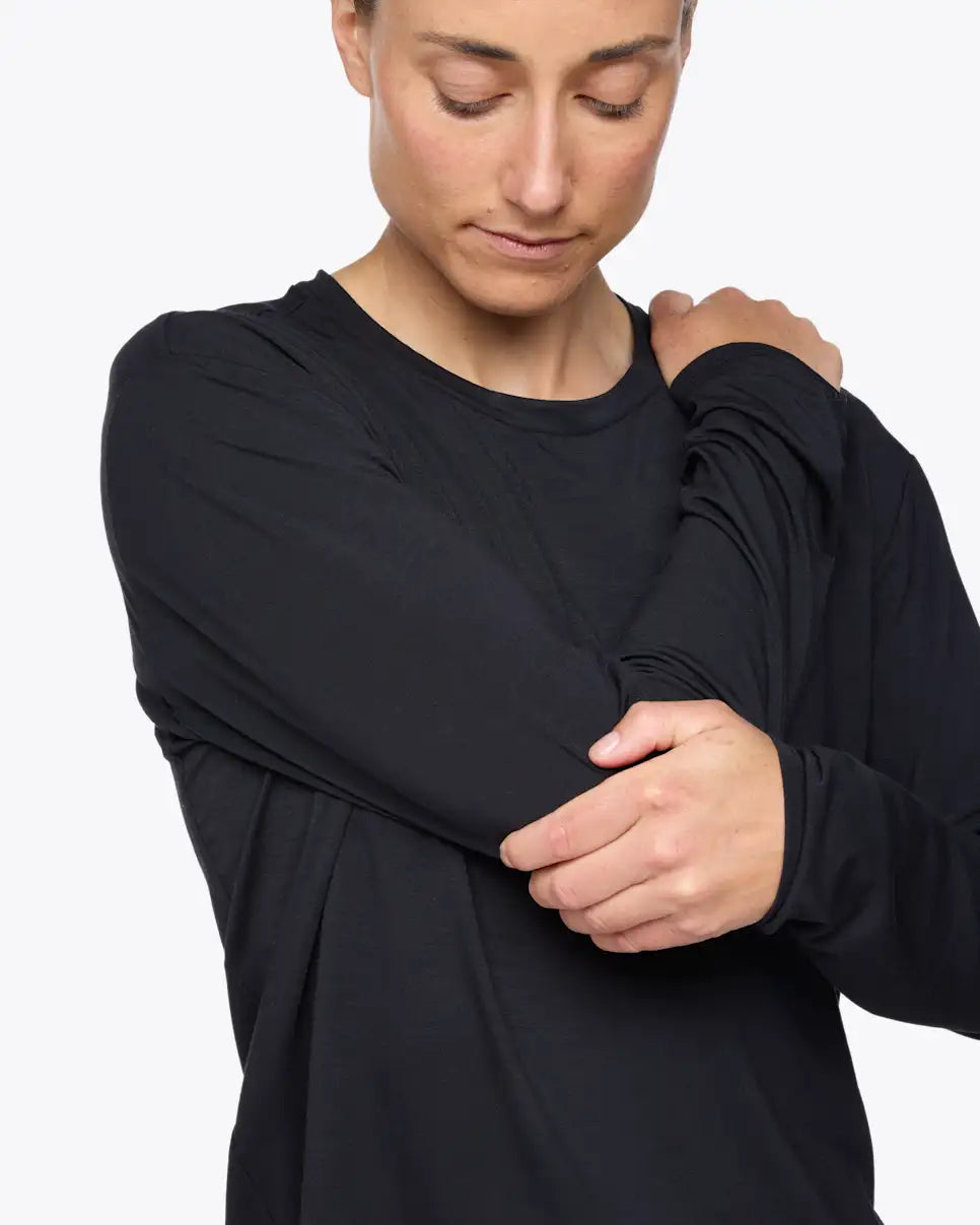 HOKA Essential LS Tee